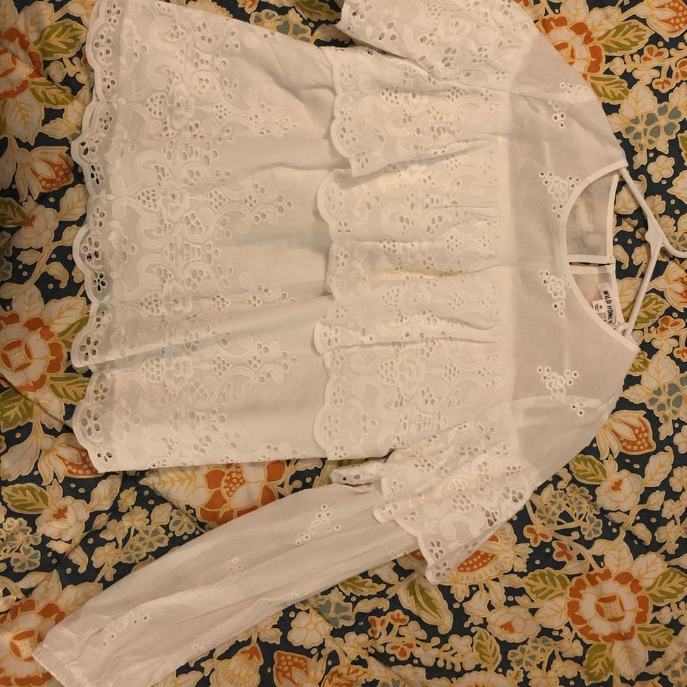 NWT size medium long sleeve eyelet shirt